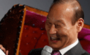 패션그룹형지는 그랜드 힐튼 호텔에서 샤트렌 30주년 기념 비전선포식을 열었습니다.